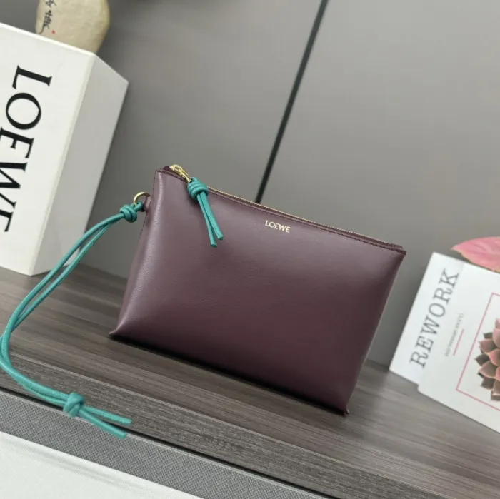 Atelier Signature AAA+ Knot T de mano en napa de ternera brillante 22,5x15,5x5,5cm
