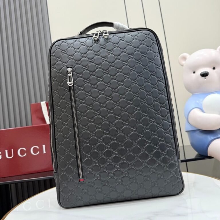 AAA+ Mochila Gucci con emblema GG 31x43x8cm