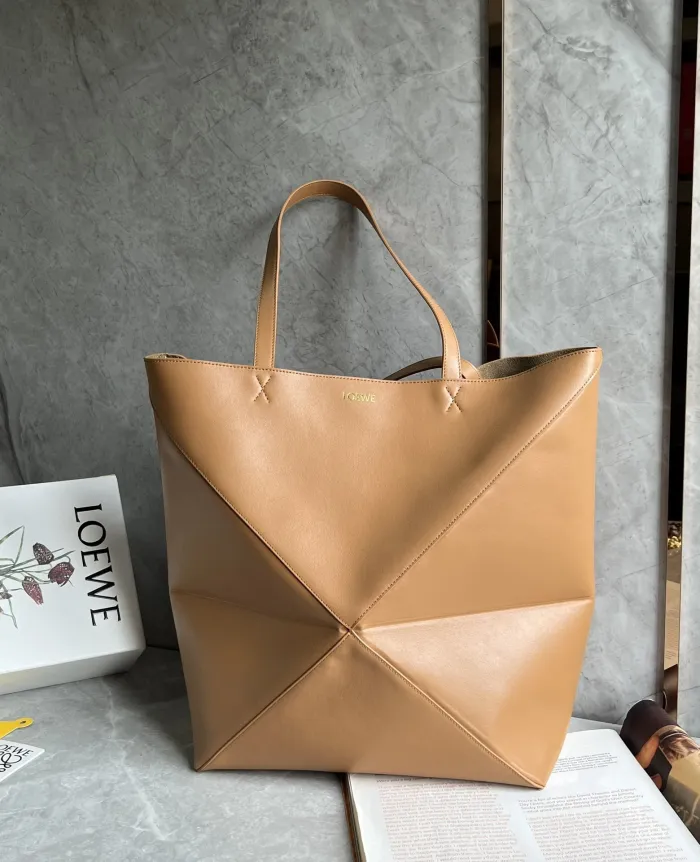 Atelier Signature AAA+ Puzzle Fold Tote en piel de ternera brillante 42x41x18cm