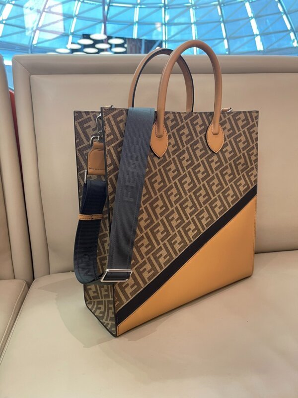 AAA+ Vertical Tote 36x14x38cm