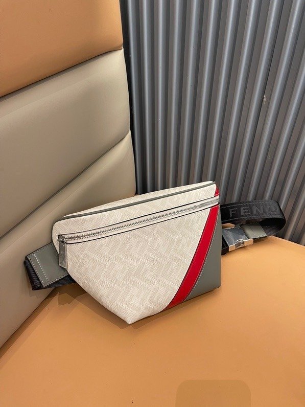 AAA+ Riñonera Fendi 35x20cm