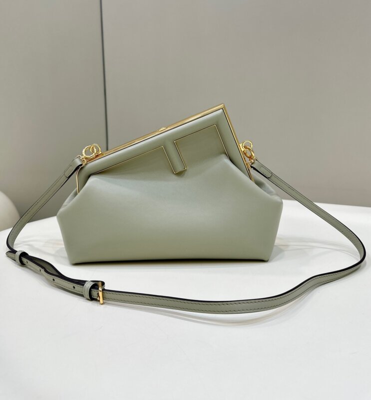AAA+ Shiny 26x9.5x18cm