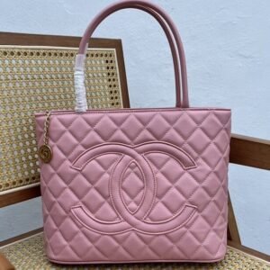 Smart Luxury 1:1 Medallion 25x30x15cm