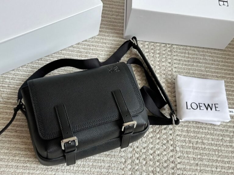 Smart Luxury 1:1 XS Military Messenger 25x17cm