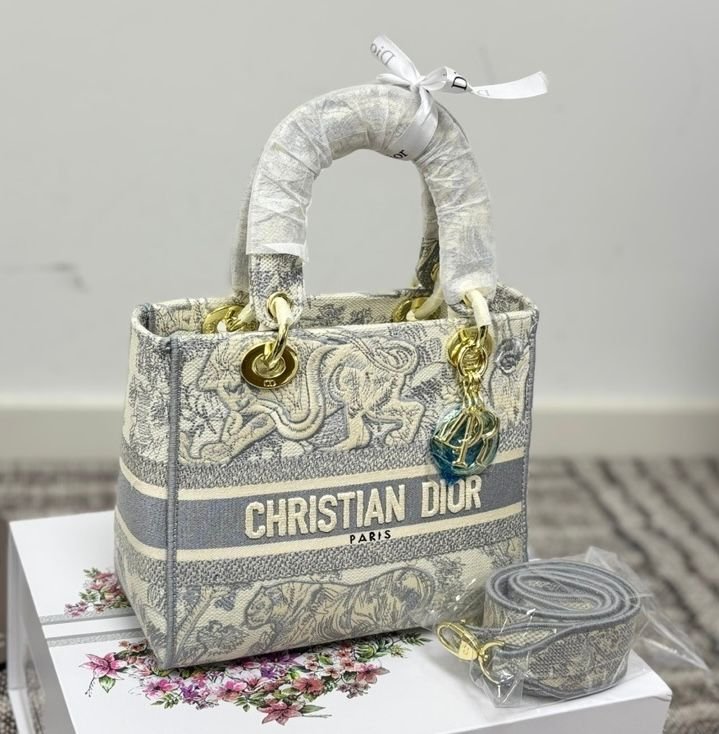 Smart Luxury 1:1 Boook Tote 24x20cm
