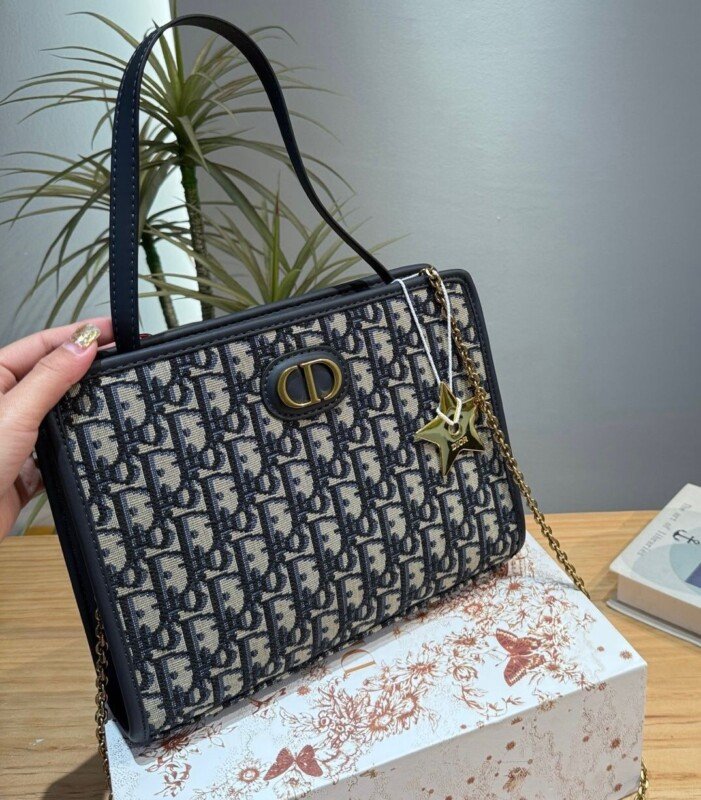 Smart Luxury 1:1 Montaigne 26x20cm