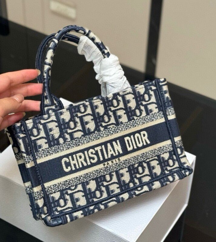 Smart Luxury 1:1 Tote book 21x5cm