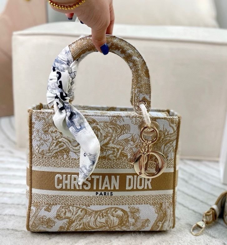 Smart Luxury 1:1 Tote 24x19cm
