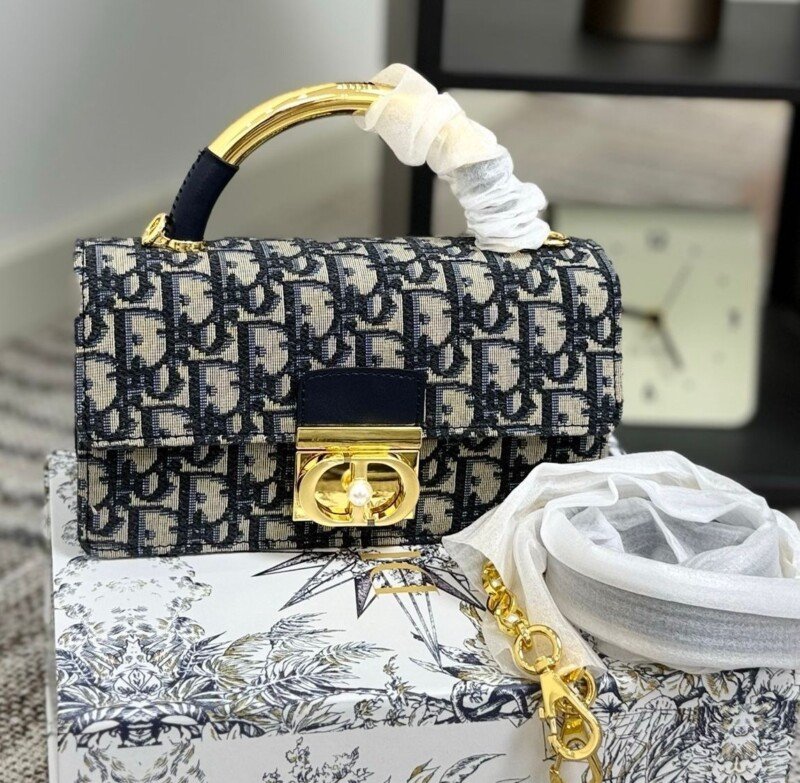 Smart Luxury 1:1 Montaigne 25x15cm
