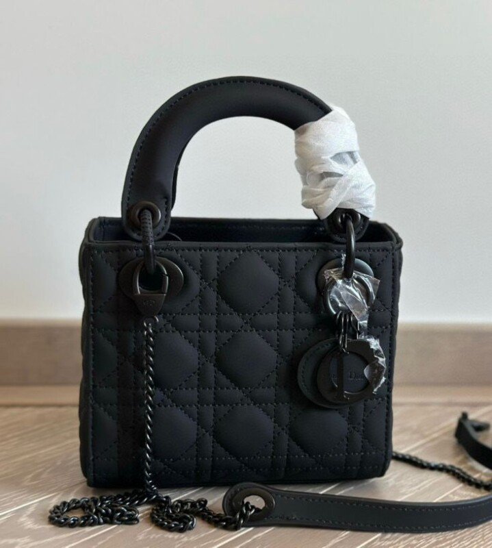 Smart Luxury 1:1 Lady 20cm
