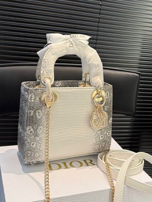 Smart Luxury 1:1 Lady 17x15cm