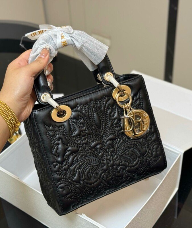 Smart Luxury 1:1 Lady 20cm