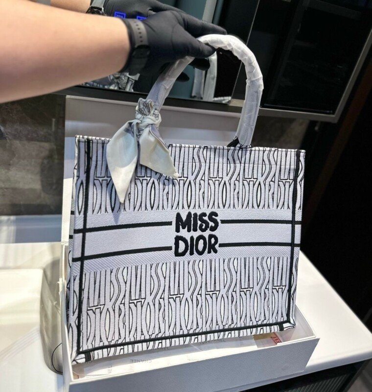 Smart Luxury 1:1 Tote Book 36cm