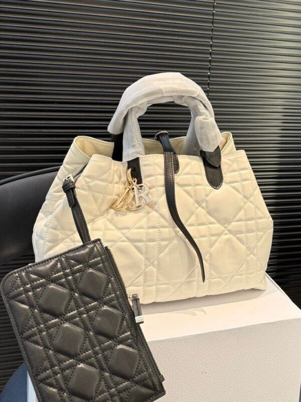 Smart Luxury 1:1 Toujours 29x22cm