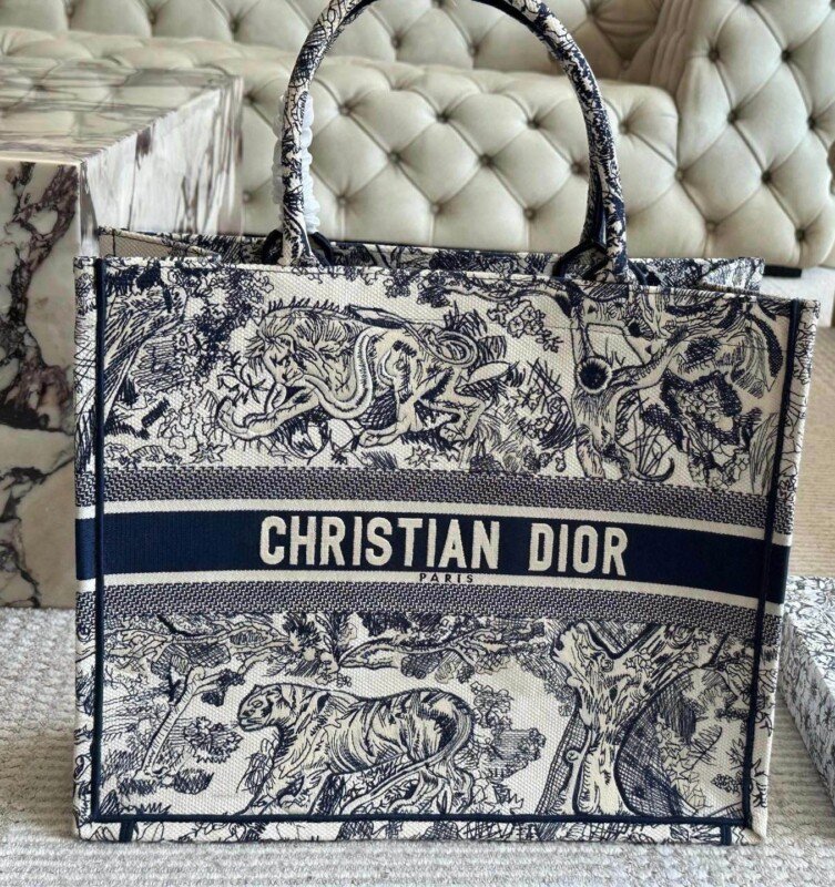 Smart Luxury 1:1 Tote Book 36x28cm
