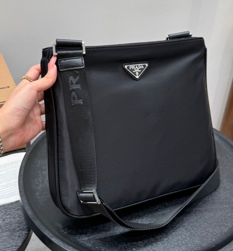 Smart Luxury 1:1 Re-Nylon 28x25cm