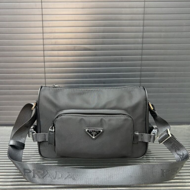 Smart Luxury 1:1 Re-Nylon 28x17cm