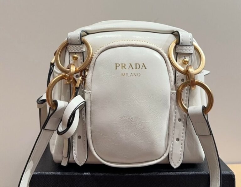 Smart Luxury 1:1 Dangle 16x15cm