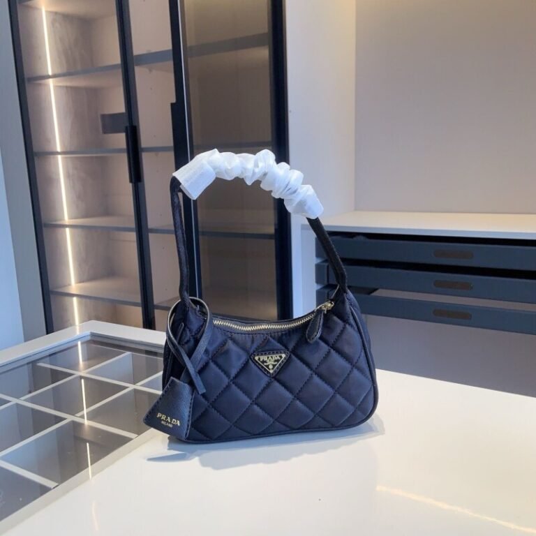 Smart Luxury 1:1 Re-Nylon 22x15cm