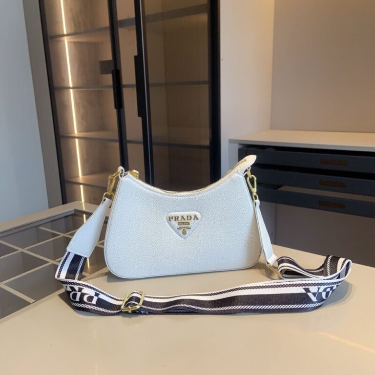 Smart Luxury 1:1 Re-Edition 25x16cm